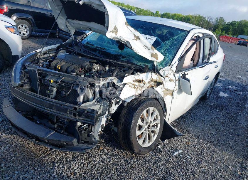 Photo 2 of 2018 Nissan Sentra SV (VIN 3N1AB7APXJL628223)