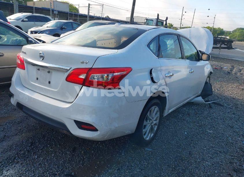 Photo 4 of 2018 Nissan Sentra SV (VIN 3N1AB7APXJL628223)