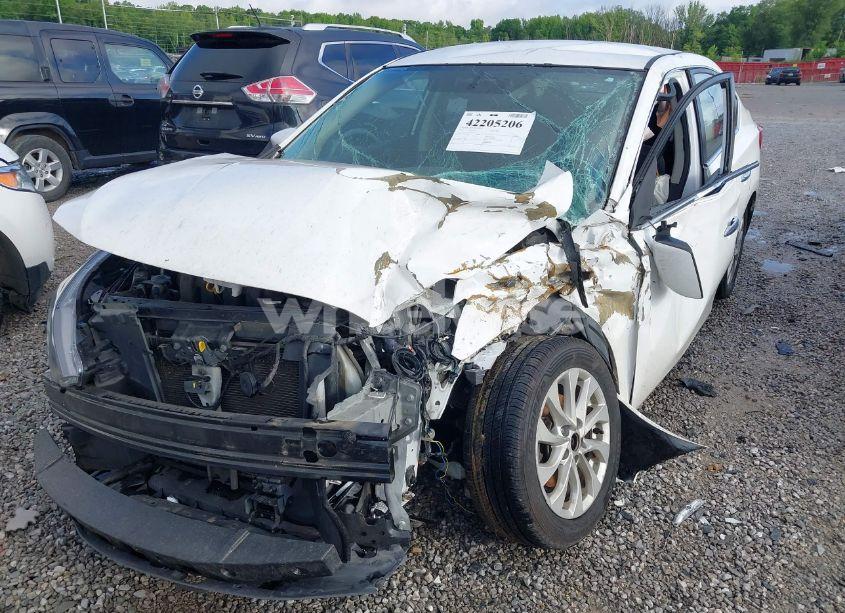 Photo 6 of 2018 Nissan Sentra SV (VIN 3N1AB7APXJL628223)