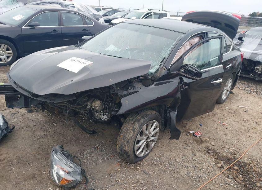 Photo 2 of 2018 Nissan Sentra SV (VIN 3N1AB7APXJL635527)