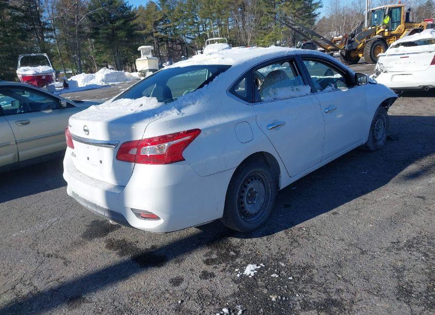 Photo 4 of 2018 Nissan Sentra S (VIN 3N1AB7APXJY204995)
