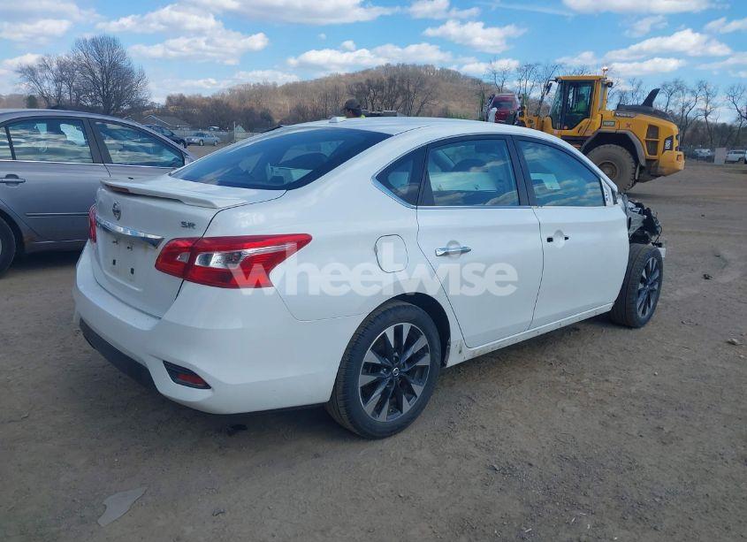 Photo 4 of 2018 Nissan Sentra SR (VIN 3N1AB7APXJY211638)