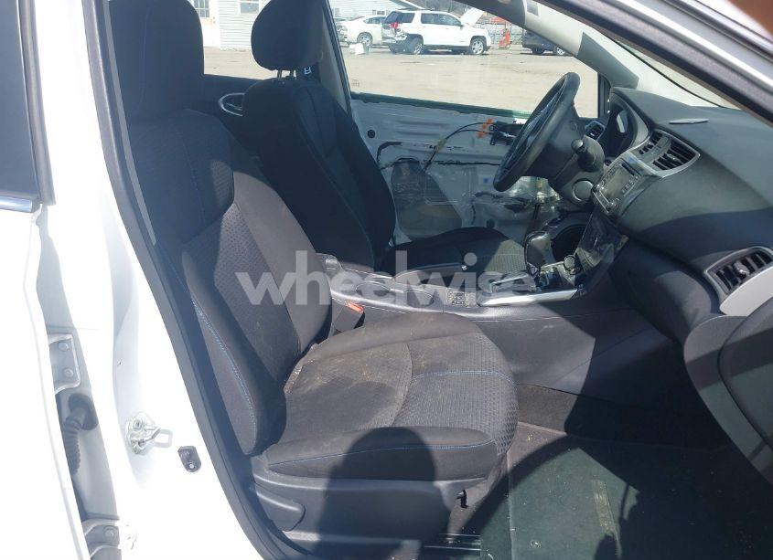 Photo 5 of 2018 Nissan Sentra SR (VIN 3N1AB7APXJY211638)