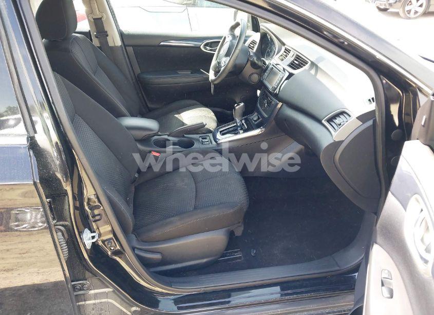 Photo 5 of 2018 Nissan Sentra SR (VIN 3N1AB7APXJY214362)