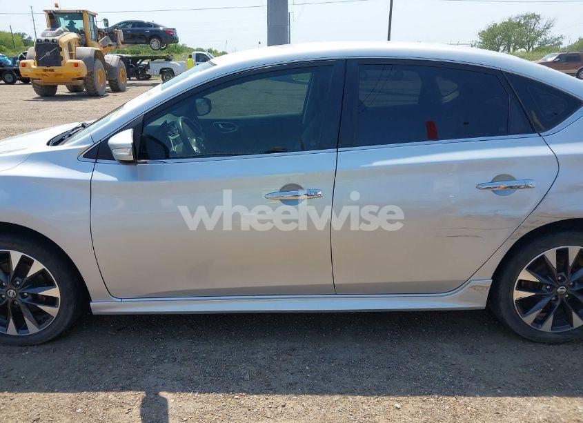 Photo 14 of 2018 Nissan Sentra SR (VIN 3N1AB7APXJY234045)