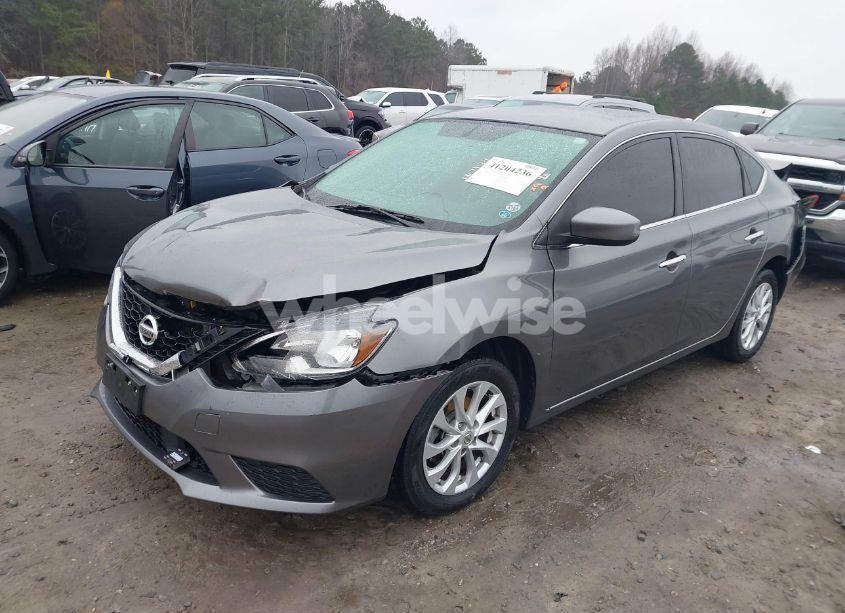 Photo 2 of 2018 Nissan Sentra SV (VIN 3N1AB7APXJY269751)