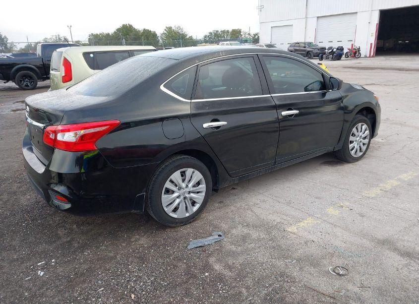Photo 4 of 2018 Nissan Sentra S (VIN 3N1AB7APXJY278966)