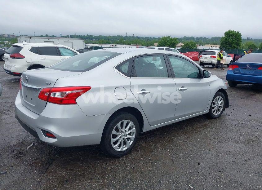 Photo 4 of 2018 Nissan Sentra SV (VIN 3N1AB7APXJY281477)