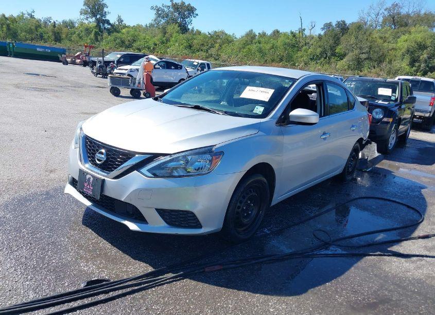 Photo 2 of 2018 Nissan Sentra S (VIN 3N1AB7APXJY287067)
