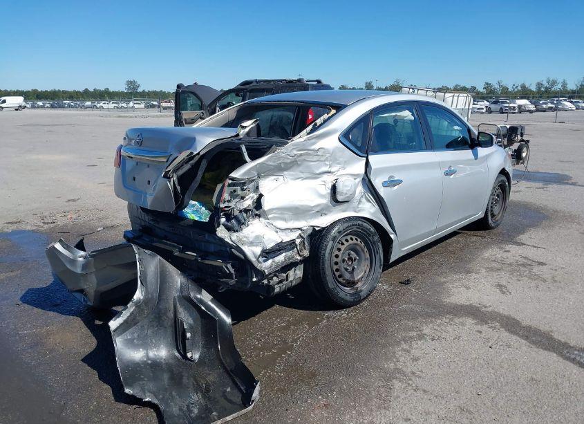 Photo 4 of 2018 Nissan Sentra S (VIN 3N1AB7APXJY287067)