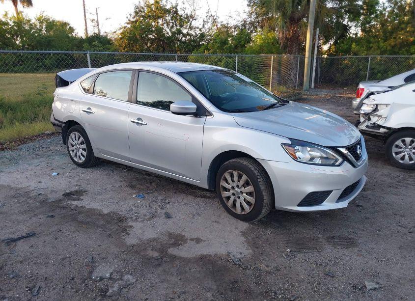 2018 Nissan Sentra S (VIN 3N1AB7APXJY289062) main photo