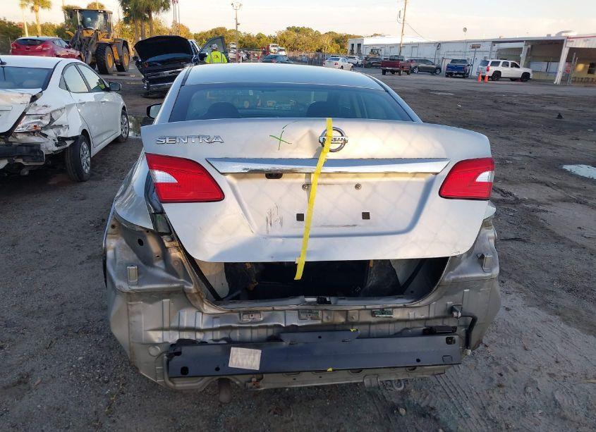 Photo 17 of 2018 Nissan Sentra S (VIN 3N1AB7APXJY289062)