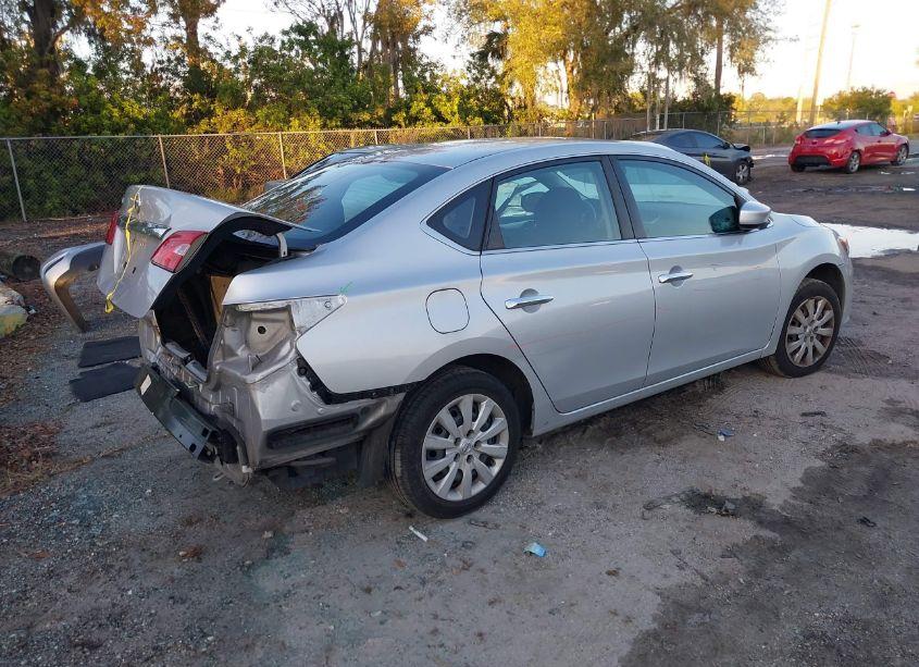 Photo 4 of 2018 Nissan Sentra S (VIN 3N1AB7APXJY289062)