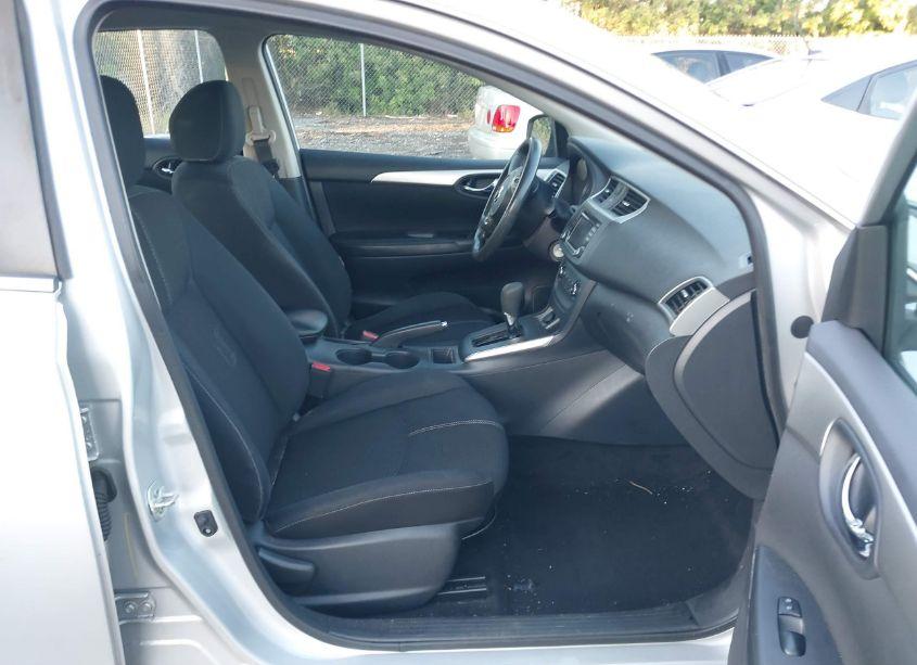 Photo 5 of 2018 Nissan Sentra S (VIN 3N1AB7APXJY289062)