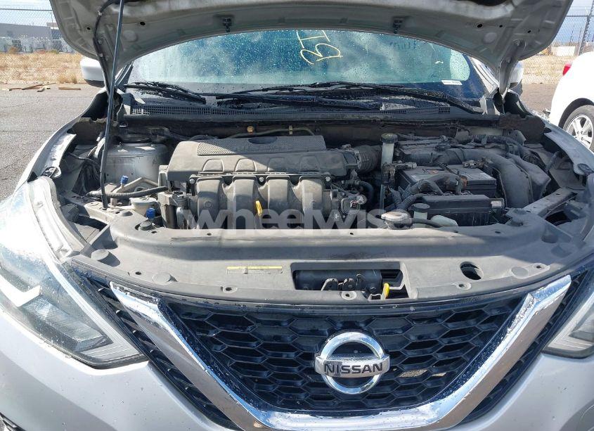 Photo 10 of 2018 Nissan Sentra SV (VIN 3N1AB7APXJY301758)