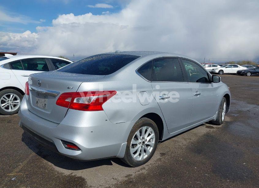 Photo 4 of 2018 Nissan Sentra SV (VIN 3N1AB7APXJY301758)