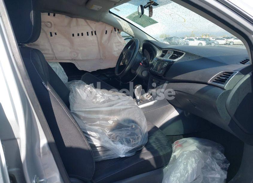 Photo 5 of 2018 Nissan Sentra SV (VIN 3N1AB7APXJY301758)