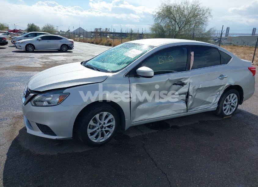 Photo 6 of 2018 Nissan Sentra SV (VIN 3N1AB7APXJY301758)