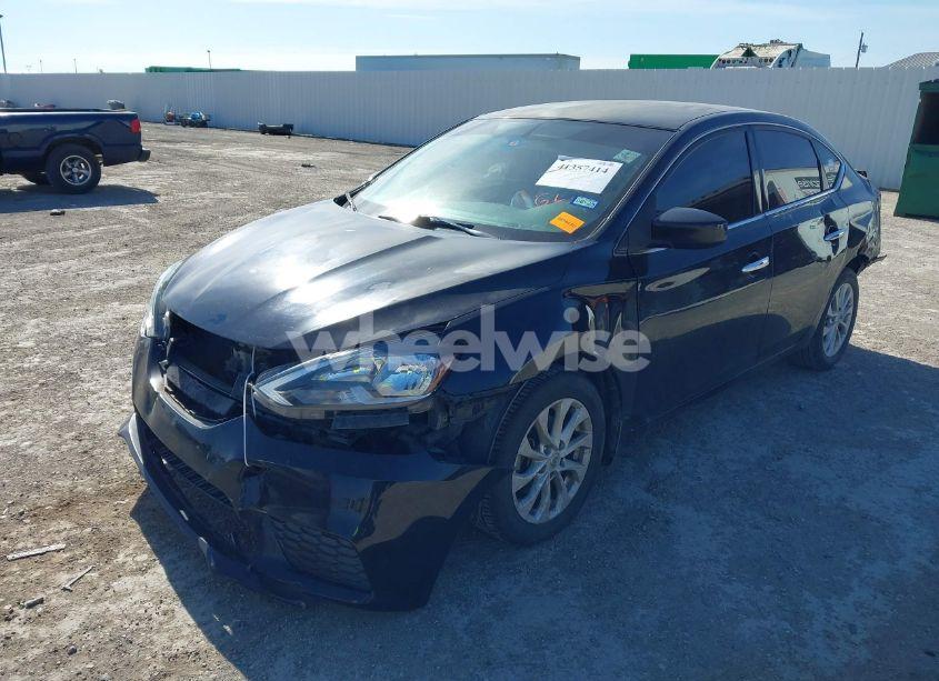 Photo 2 of 2018 Nissan Sentra SV (VIN 3N1AB7APXJY303655)