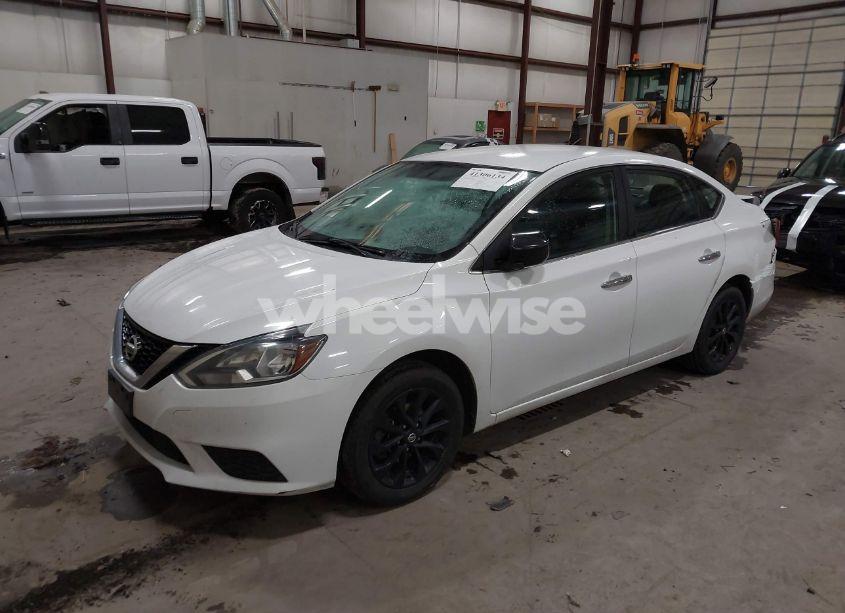 Photo 2 of 2018 Nissan Sentra S (VIN 3N1AB7APXJY303722)
