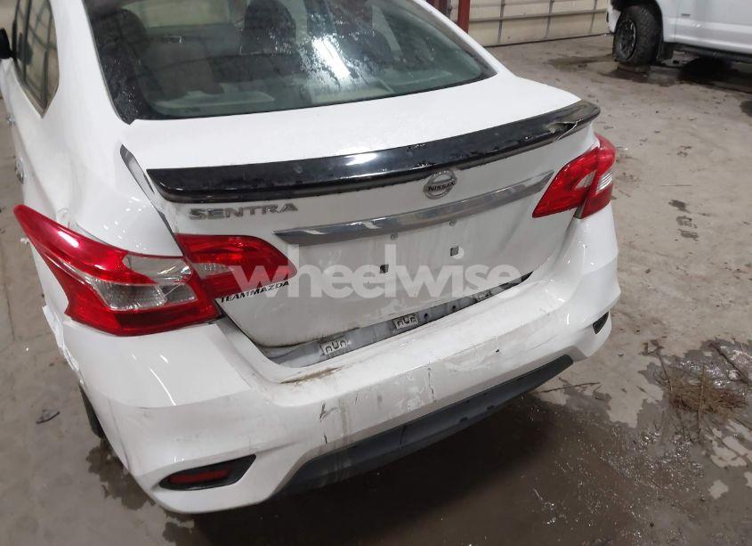 Photo 6 of 2018 Nissan Sentra S (VIN 3N1AB7APXJY303722)