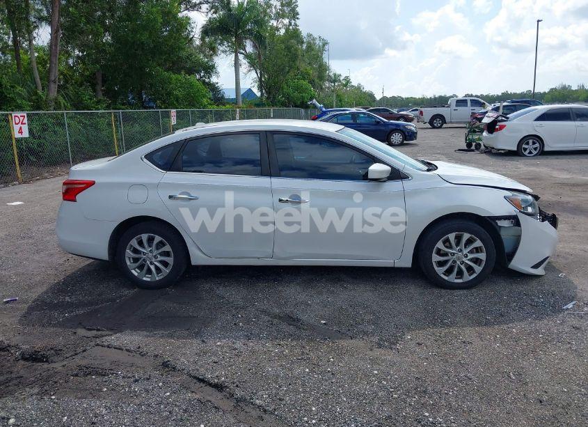 Photo 13 of 2018 Nissan Sentra SV (VIN 3N1AB7APXJY304451)