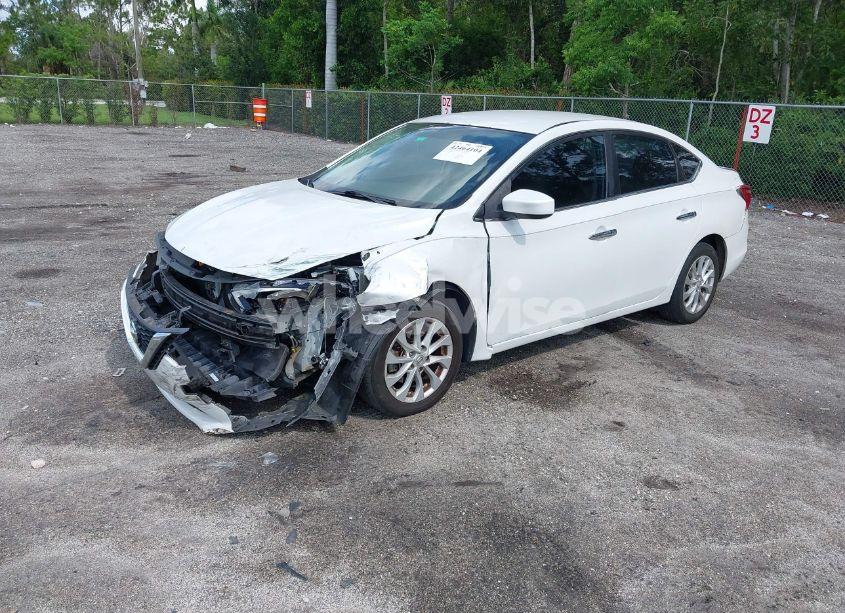 Photo 2 of 2018 Nissan Sentra SV (VIN 3N1AB7APXJY304451)