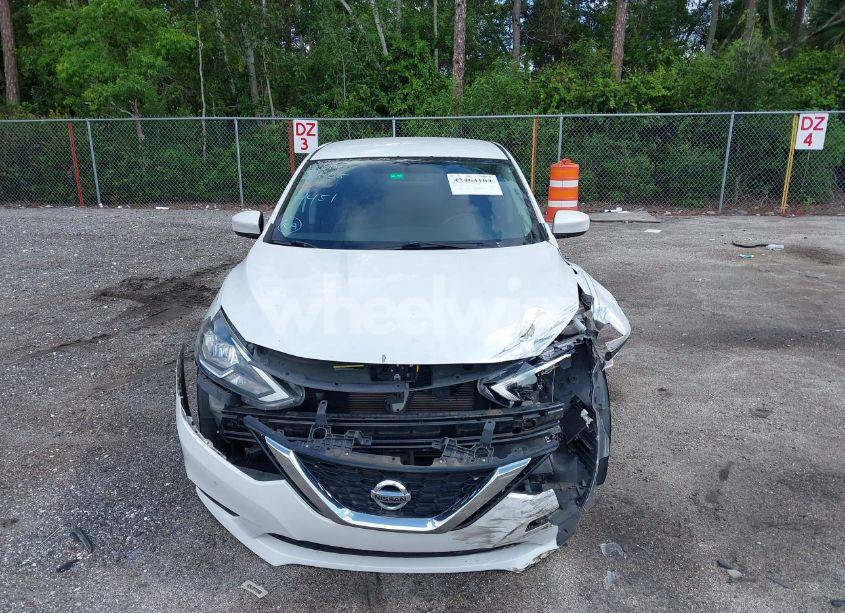 Photo 6 of 2018 Nissan Sentra SV (VIN 3N1AB7APXJY304451)