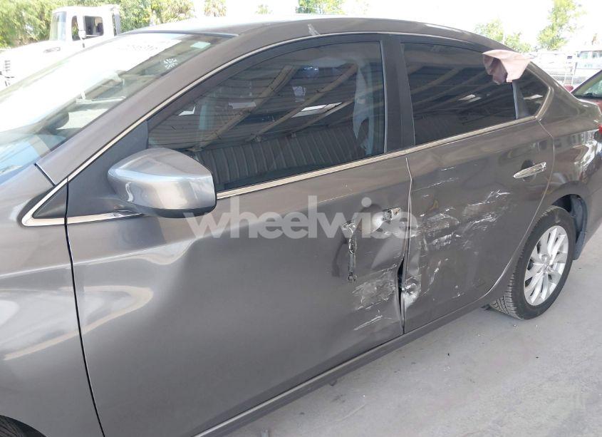 Photo 12 of 2018 Nissan Sentra SV (VIN 3N1AB7APXJY312274)