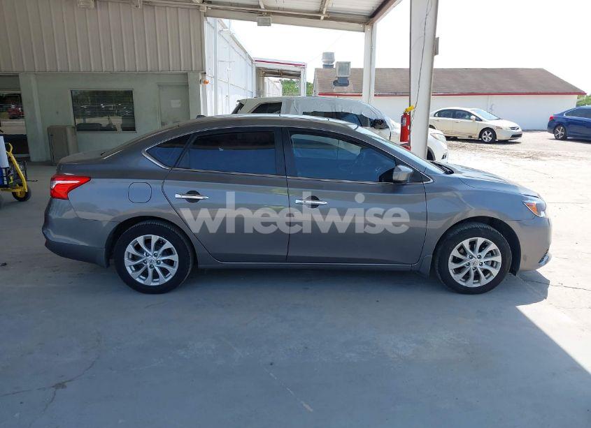 Photo 14 of 2018 Nissan Sentra SV (VIN 3N1AB7APXJY312274)