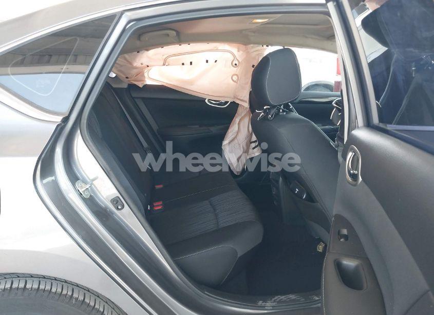 Photo 8 of 2018 Nissan Sentra SV (VIN 3N1AB7APXJY312274)