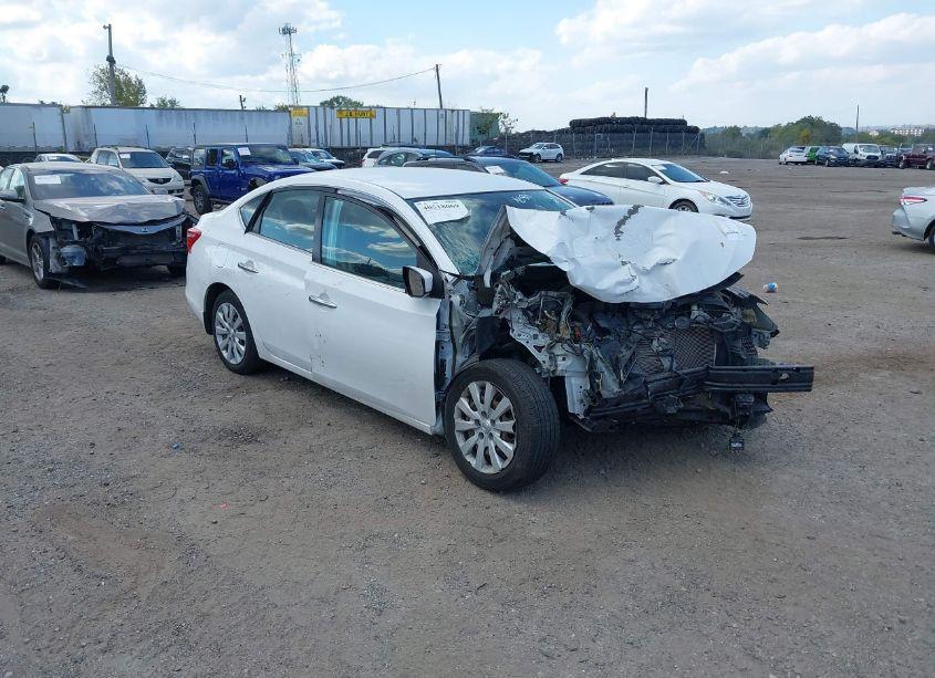 2018 Nissan Sentra S (VIN 3N1AB7APXJY323162) main photo