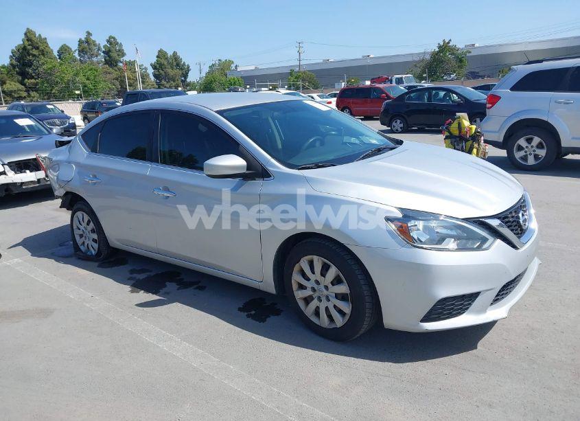 2018 Nissan Sentra S (VIN 3N1AB7APXJY325137) main photo