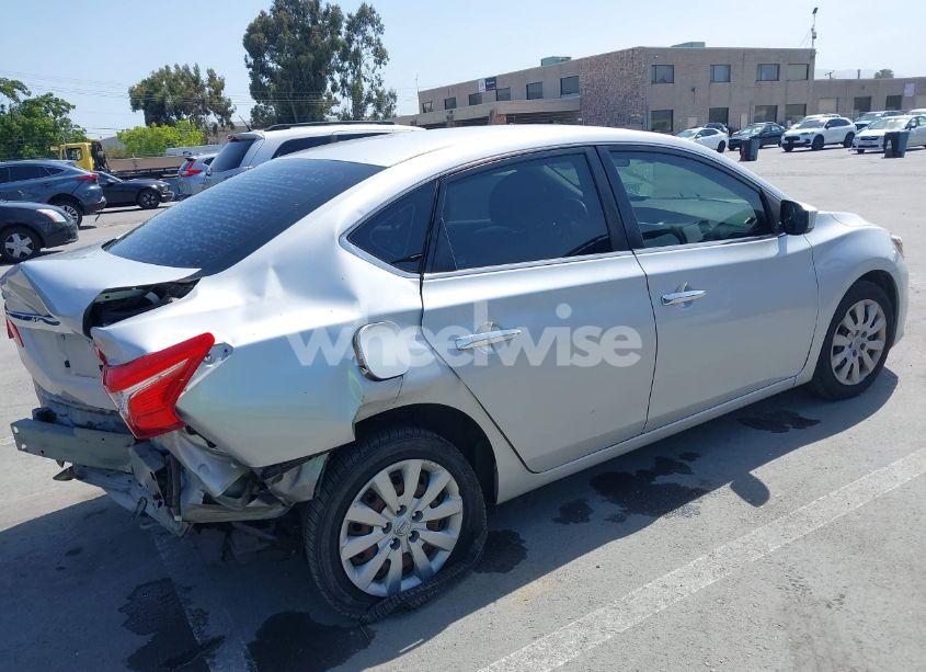 Photo 4 of 2018 Nissan Sentra S (VIN 3N1AB7APXJY325137)