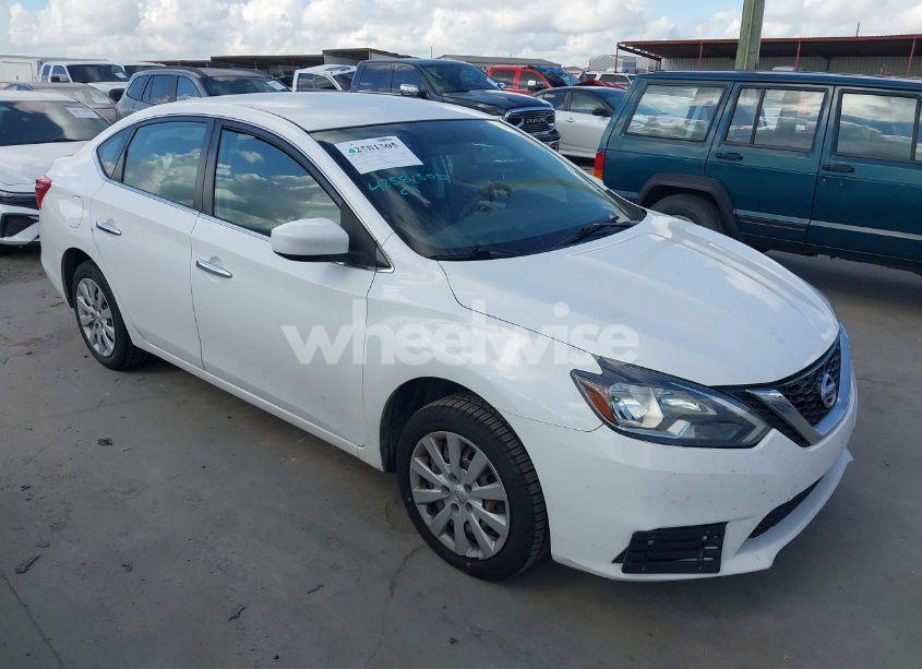 2018 Nissan Sentra S (VIN 3N1AB7APXJY325686) main photo