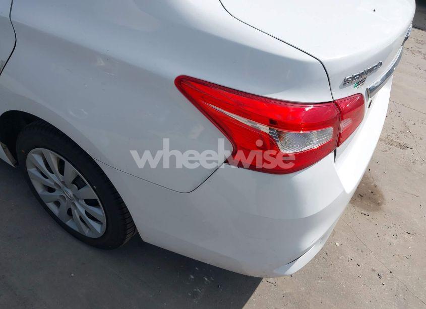 Photo 12 of 2018 Nissan Sentra S (VIN 3N1AB7APXJY325686)