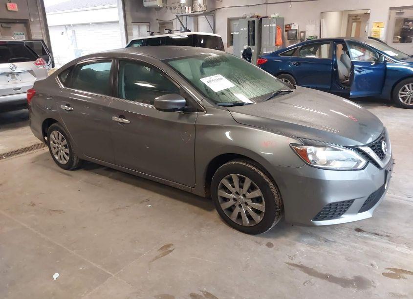 2018 Nissan Sentra S (VIN 3N1AB7APXJY328281) main photo