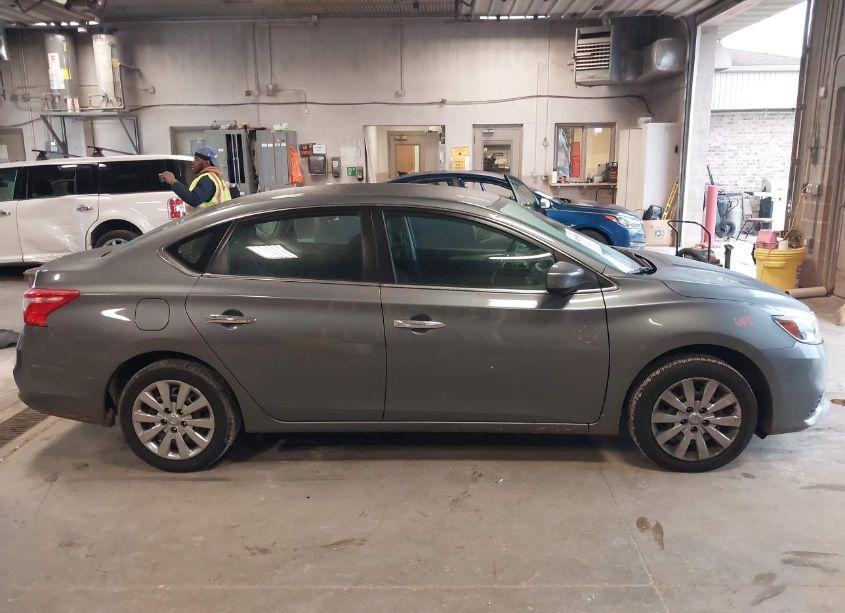 Photo 13 of 2018 Nissan Sentra S (VIN 3N1AB7APXJY328281)