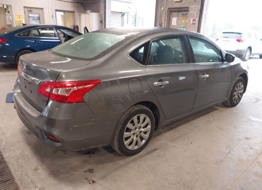 Photo 4 of 2018 Nissan Sentra S (VIN 3N1AB7APXJY328281)