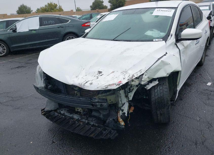 Photo 6 of 2018 Nissan Sentra S (VIN 3N1AB7APXJY337529)