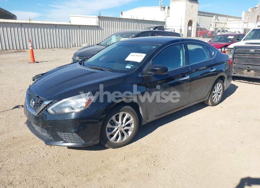 Photo 2 of 2018 Nissan Sentra SV (VIN 3N1AB7APXJY341984)