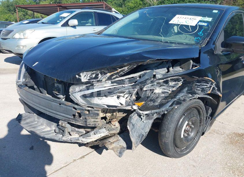 Photo 6 of 2018 Nissan Sentra S (VIN 3N1AB7APXJY346134)