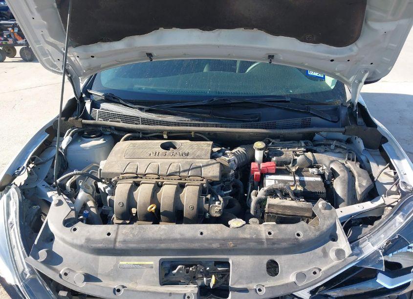 Photo 10 of 2019 Nissan Sentra SV (VIN 3N1AB7APXKL612797)