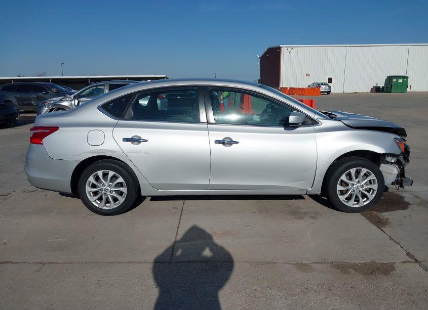 Photo 13 of 2019 Nissan Sentra SV (VIN 3N1AB7APXKL612797)
