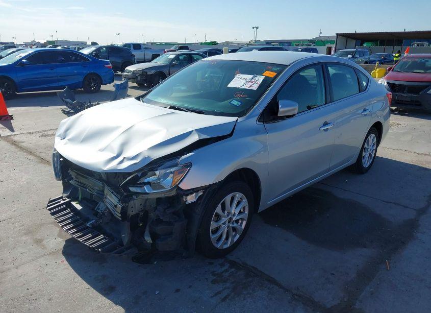 Photo 2 of 2019 Nissan Sentra SV (VIN 3N1AB7APXKL612797)