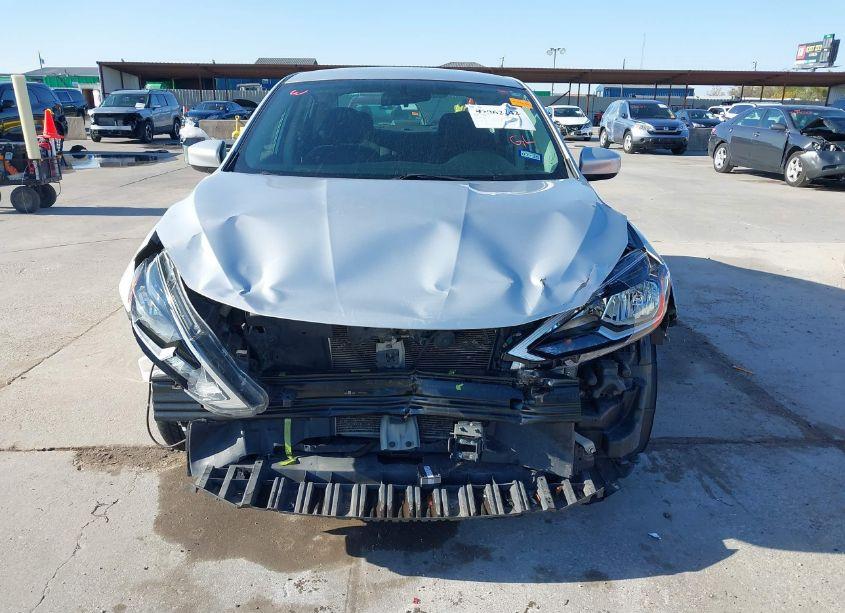 Photo 6 of 2019 Nissan Sentra SV (VIN 3N1AB7APXKL612797)