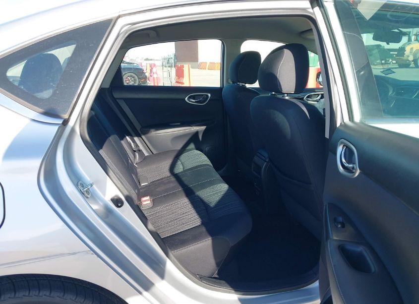 Photo 8 of 2019 Nissan Sentra SV (VIN 3N1AB7APXKL612797)