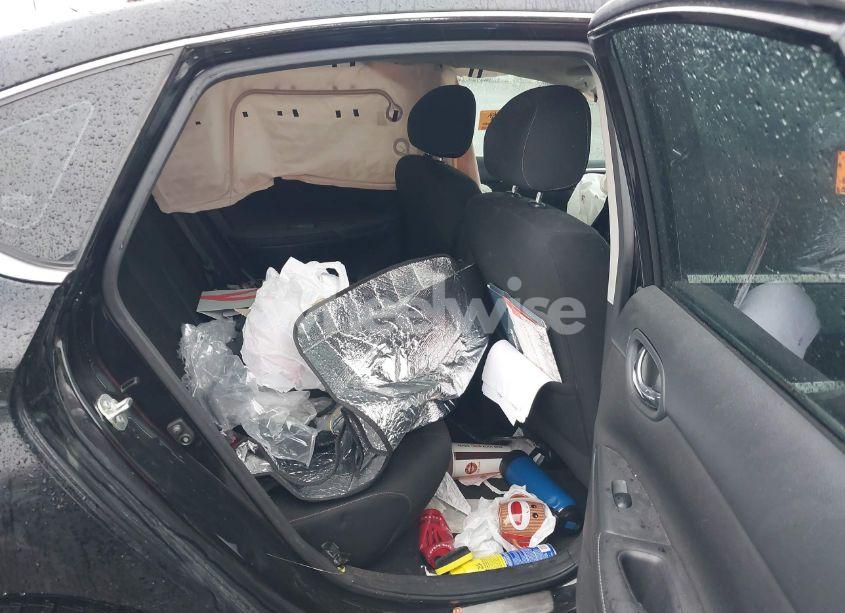 Photo 8 of 2019 Nissan Sentra S (VIN 3N1AB7APXKY210605)