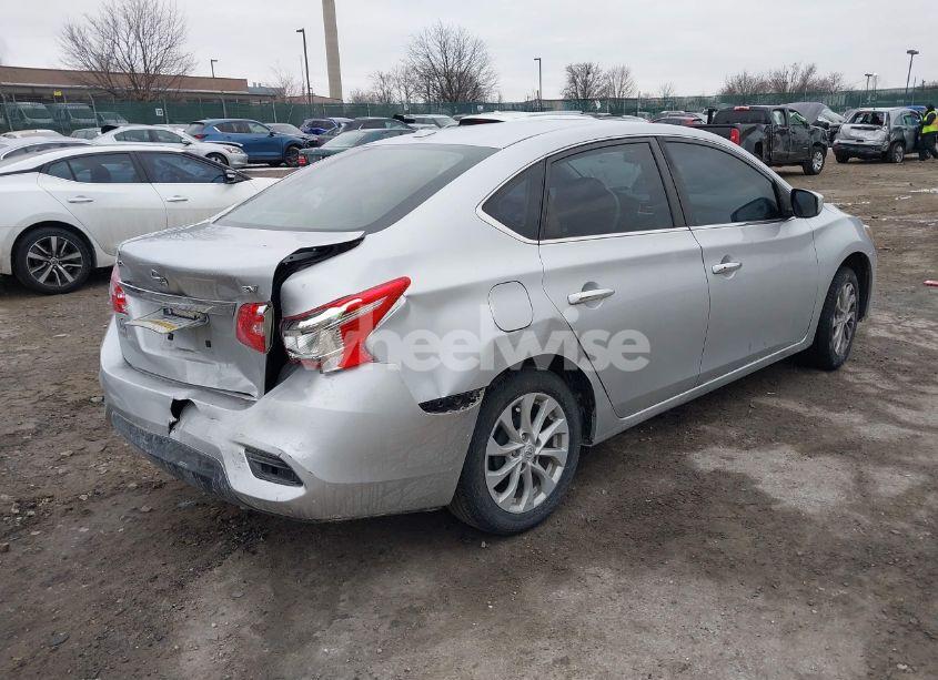 Photo 4 of 2019 Nissan Sentra SV (VIN 3N1AB7APXKY228618)