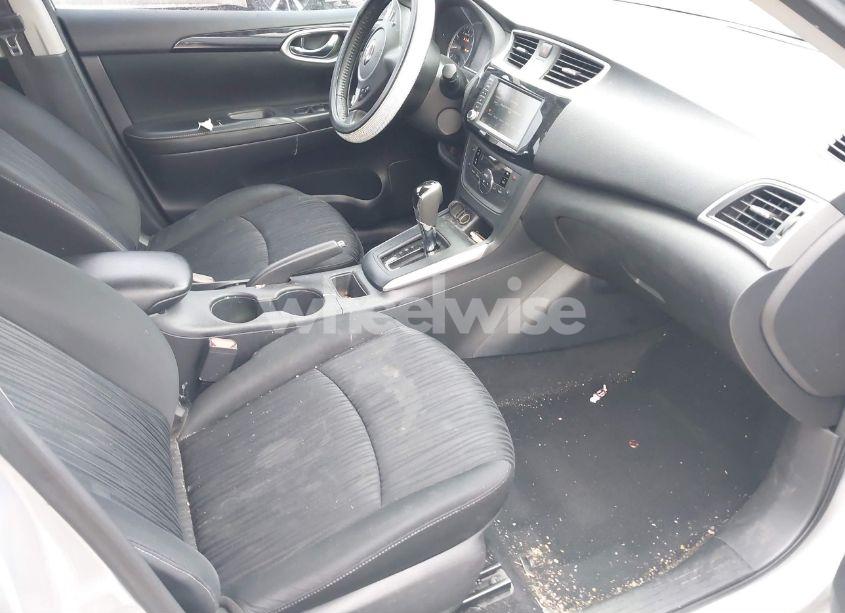 Photo 5 of 2019 Nissan Sentra SV (VIN 3N1AB7APXKY228618)